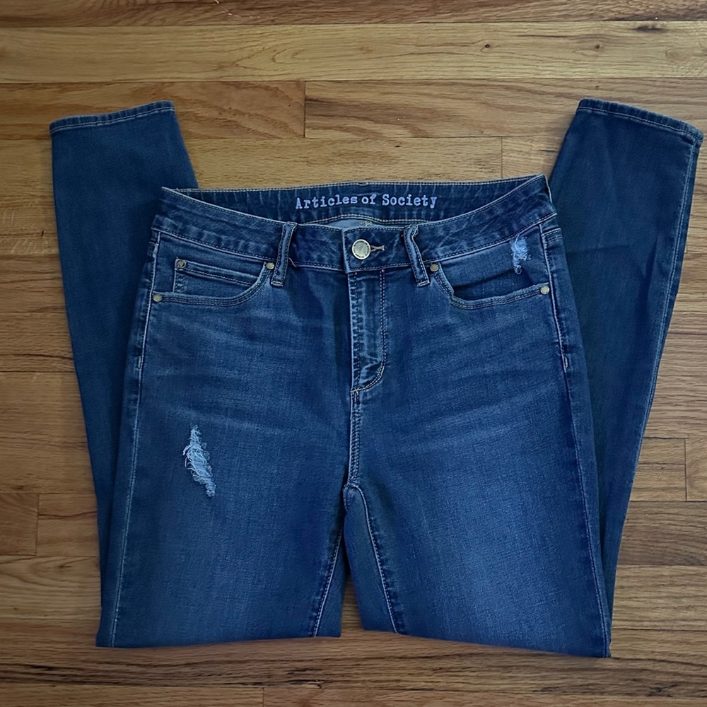Like New! Articles Of Society Jeans size 28 - Picture 3 of 7